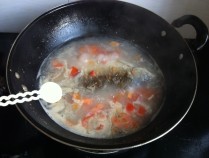 番茄鲫鱼汤的功效,番茄鲫鱼汤的营养价值及功效